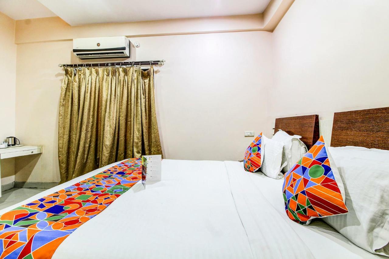 Fabexpress Tourist Plaza Hyderabad Exterior photo